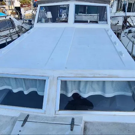 Fantastic Yatch At Barcelona Beach