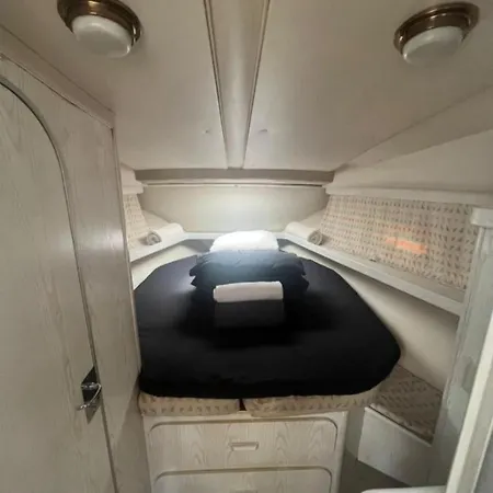 Ботель Fantastic Yatch At